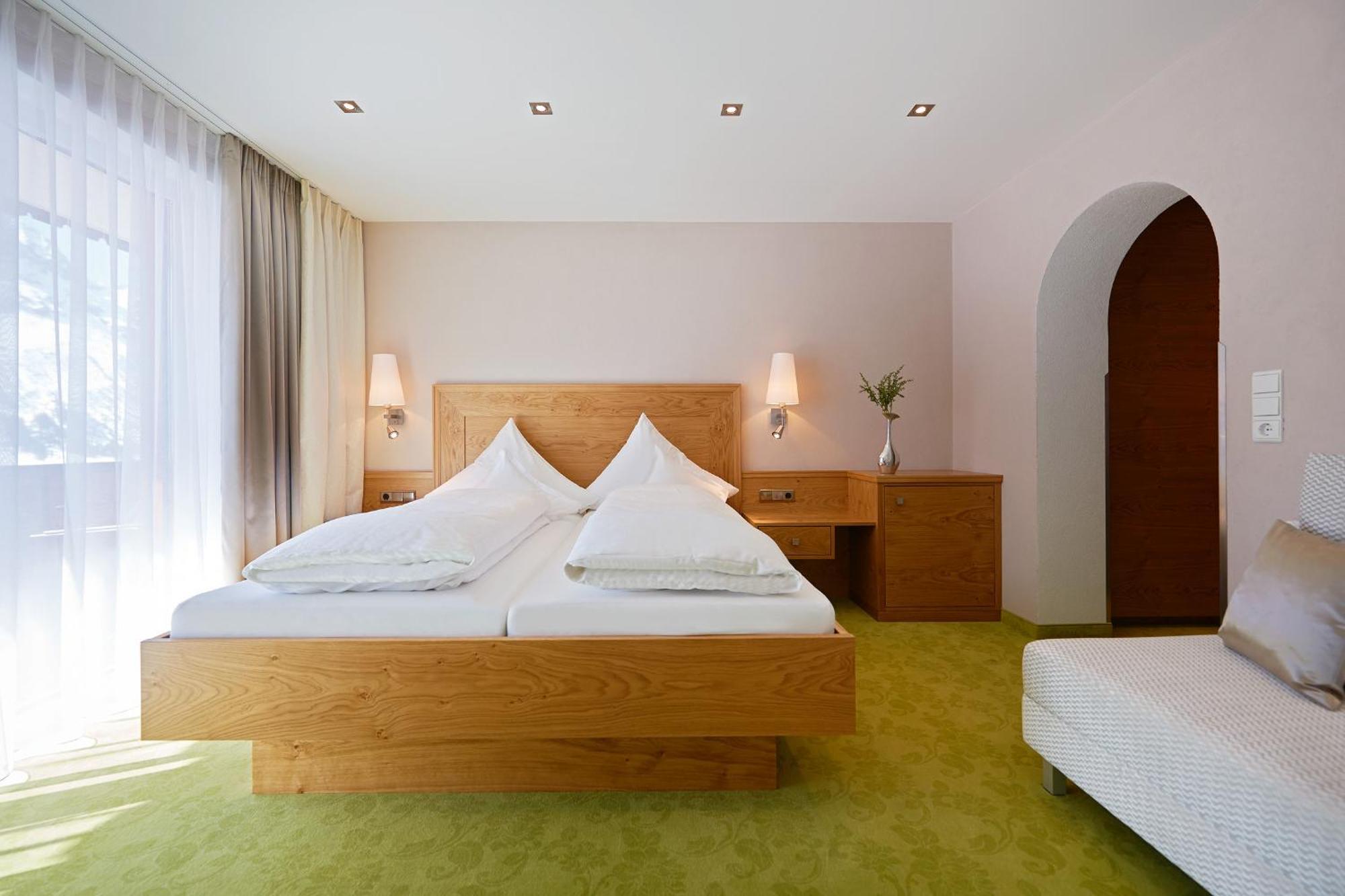 Hotel Restaurant Formarin Oberlech Room photo