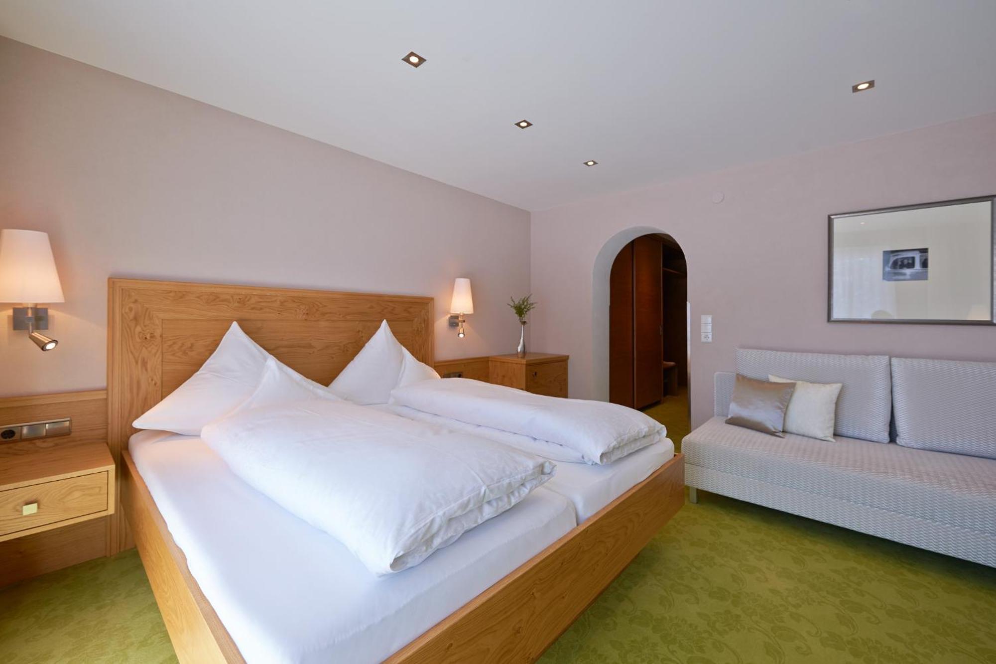 Hotel Restaurant Formarin Oberlech Room photo