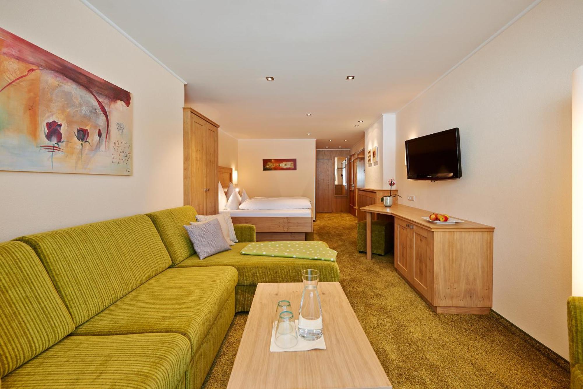 Hotel Restaurant Formarin Oberlech Room photo