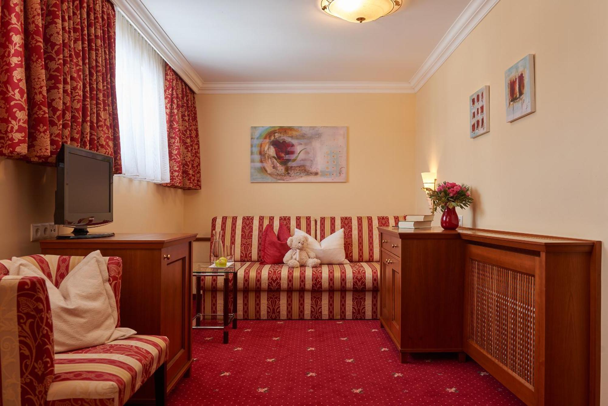 Hotel Restaurant Formarin Oberlech Room photo